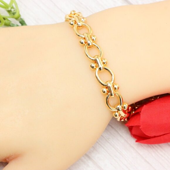 "Trendy Handmade Bracelet – A Thoughtful Gift for Girls & Women | UNVRC1605 - Picture 1 of 10